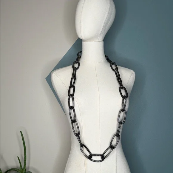 Lisa Freede Black Mesh Link Chain Necklace Oversized Gunmetal Statement Jewelry - Picture 1 of 7